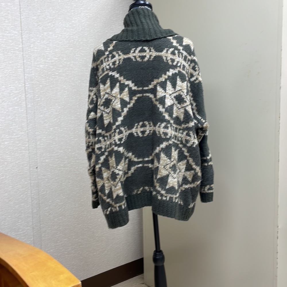 Lane Bryant, size 18/20, grey sweater with southwest pattern - Picture 2 of 7